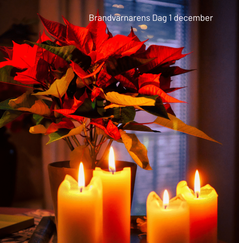 Julbild med tända stearinljus